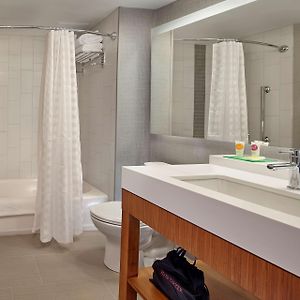 Queen Room Two Queen Beds Accessible Tub Disability Access